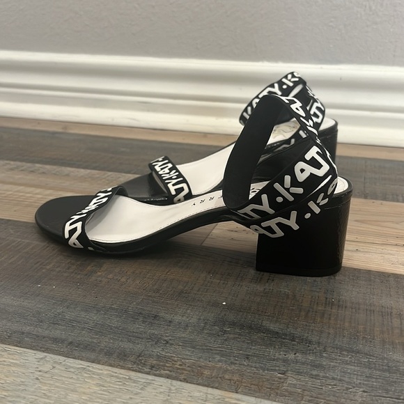 Katy Perry The IZZY Elastic Patent Heeled Sandals Black size 7M/37 Black White - Picture 4 of 11